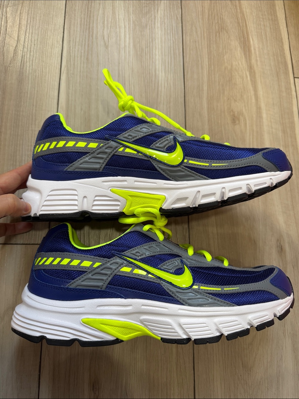 Nike Men’s Sneakers - Navy & Neon Yellow